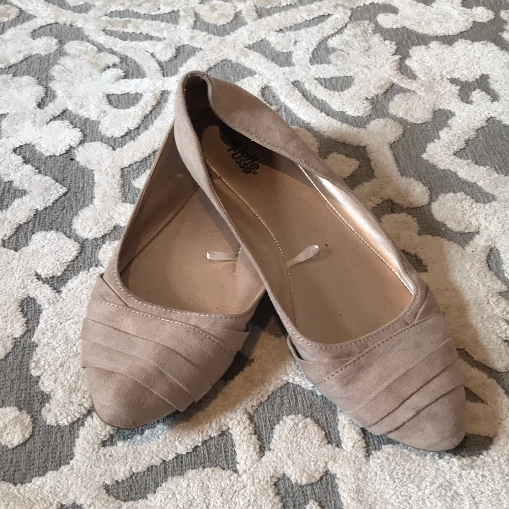 Tan flats